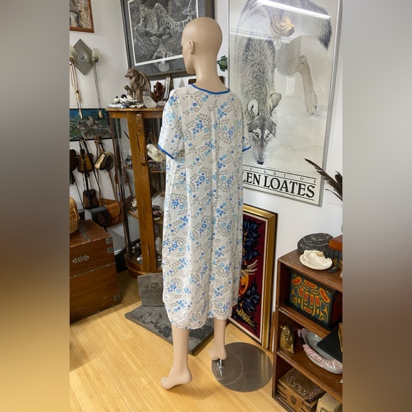 🐦‍⬛4/$20🐦‍⬛ Handmade Sleeping Gown with Blue Flowers - Picture 3 of 7
